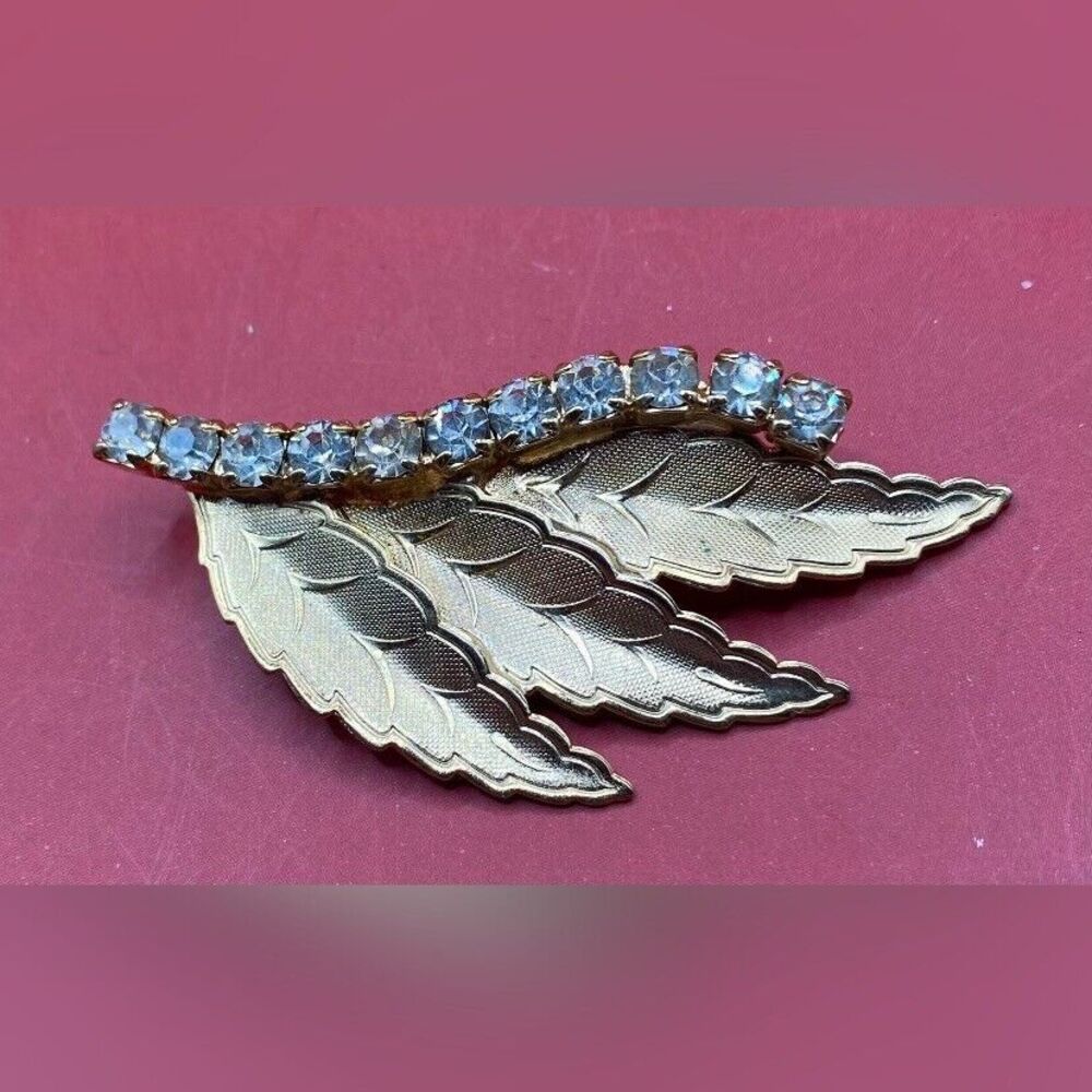 Vintage Women’s Brooch Gold Tone Rhinestones Leaves 2”